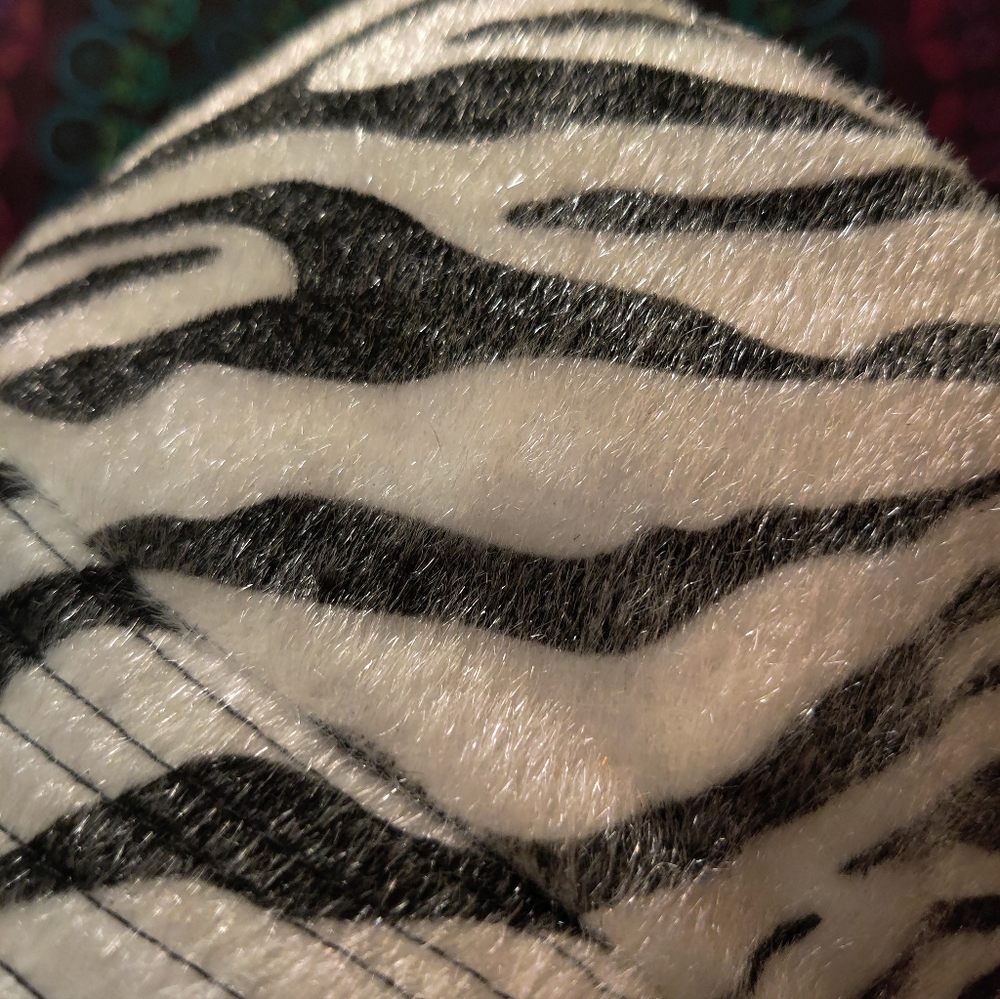 Fuzzy Zebra Bucket Hat - Picture 3 of 4